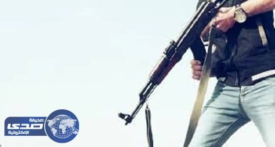 كويتي يهاجم منزل عشيقته بـ " كلاشنكوف " بسبب والدها