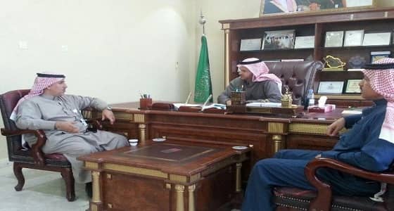 بالصور.. محافظ " حقل " يفتتح وحدة الخدمات الشاملة