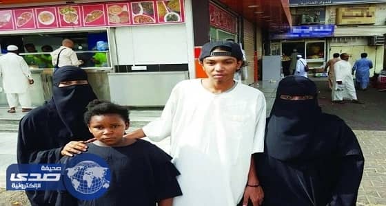 «إحسان» مكة توصي بتسجيل بائعة حب الحمام في برنامج رعاية الأسرة