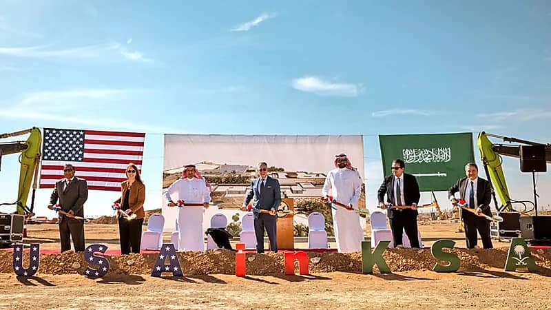 وضع حجر الأساس للسفارة الأمريكية الجديدة في الرياض .. صور