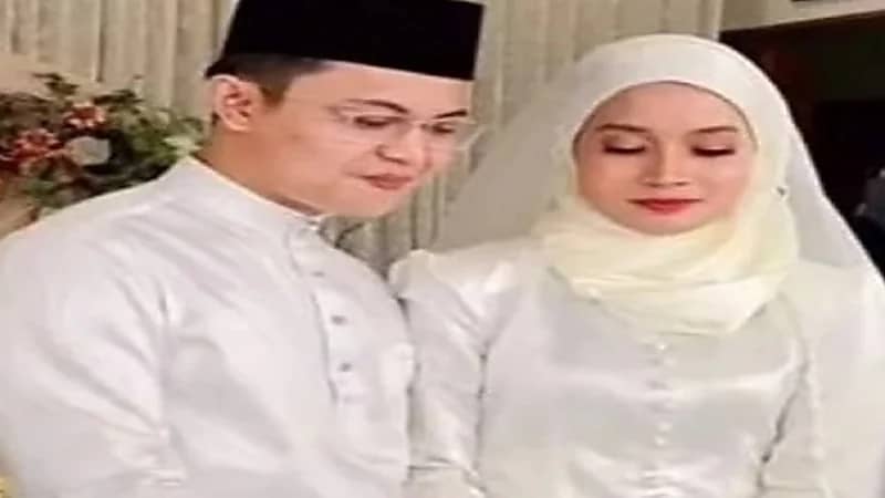 شاهد.. عريسان يقيمان حفل زفافهما وسط الفيضان