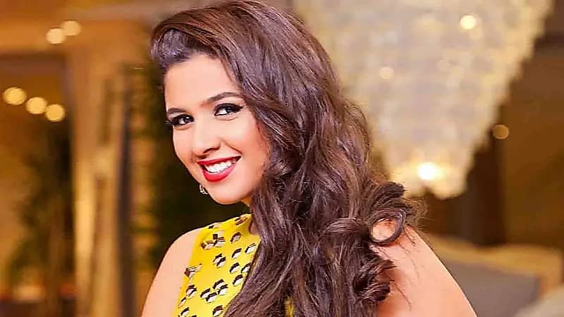 صور.. أول ظهور لياسمين عبدالعزيز بعد تعافيها