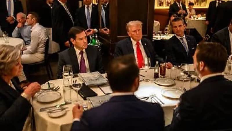 متظاهرون يلاحقون ترامب داخل مطعم بهتافات: حرروا فلسطين.. فيديو وصور