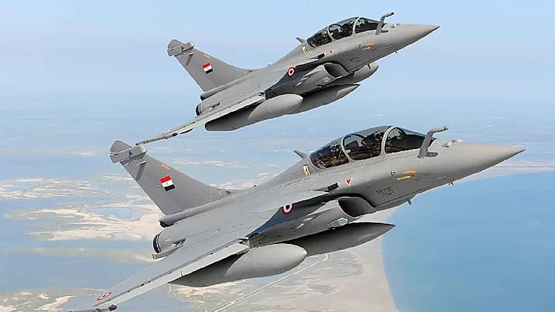 الجيش المصري يعلن سقوط إحدى مقاتلاته الجوية