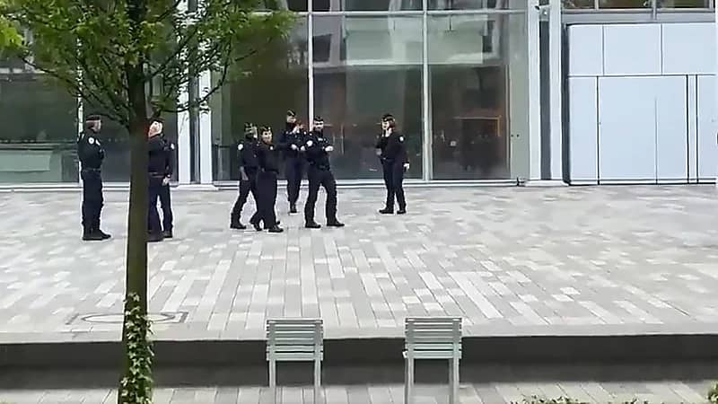 إخلاء مبنى محكمة في باريس بعد تهديد بوجود قنبلة