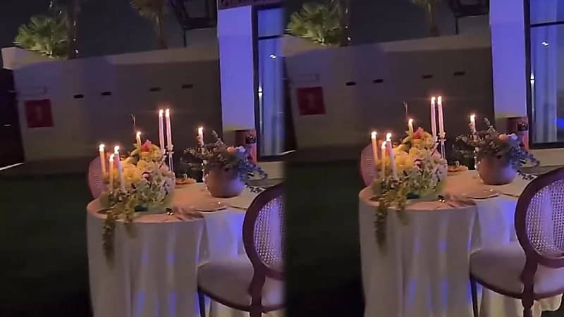 سعيد الزهراني يفاجأ زوجته بجلسة رومانسية على ضي الشموع والعشاء فول!.. فيديو