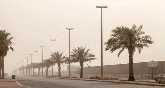 المركز الوطني للعمليات يحذر من انعدام الرؤية بسبب الرياح