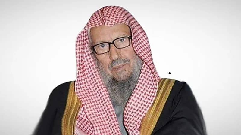 بالفيديو.. "اللحيدان" يوضح حكم مصافحة زوجة الجد والأختلاء بها