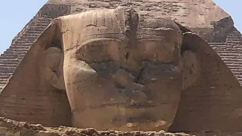 السجن يلاحق مصور أبو الهول «نائمًا»