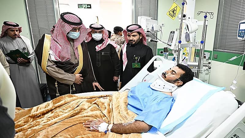الأمير خالد بن سطام يزور رجل أمن تعرض للإصابة خلال تأديته عمله