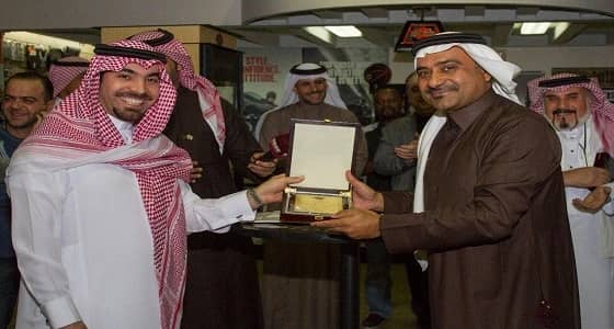 الفنان العوام ينفذ حملة تبرع بالدم لصالح مستشفيات الرياض