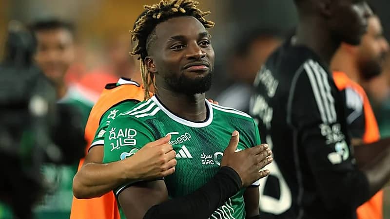 ماكسيمان يودع الأهلي بعد خروجه من حسابات يايسله