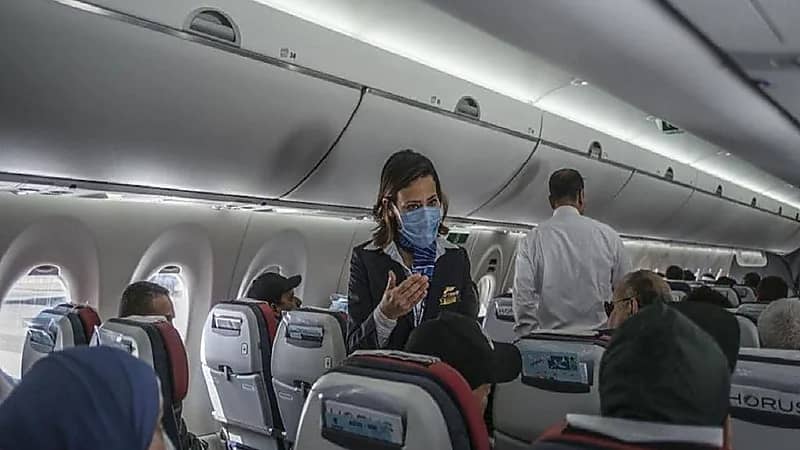 وفاة مواطن على متن طائرة إثر إصابته بأزمة قلبية