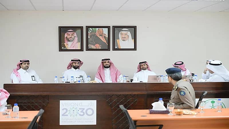 أمير الباحة يوجه بسرعة معالجة مخالفات دور الإيواء