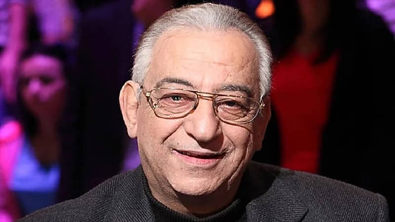 ابنة أحمد راتب تعلق على تداول صورة بـ "الفانلة" لوالدها الراحل