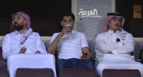 المرزوقي يظهر في مدرجات الشباب بعد 24 ساعة من قرار الحرمان