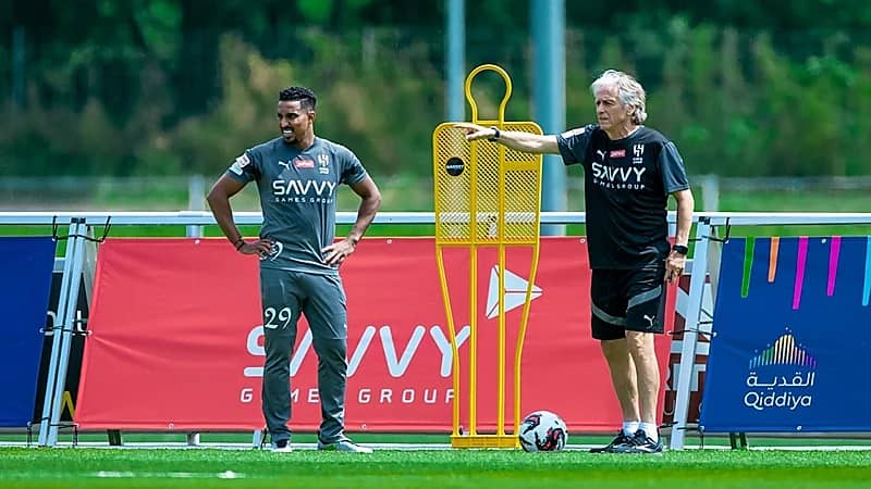 جيسوس يستبعد ماريغا من معسكر الهلال .. صور