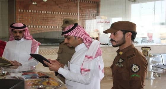 بالصور.. " عمل الجوف " يضبط 12 مخالفة في 70 جولة