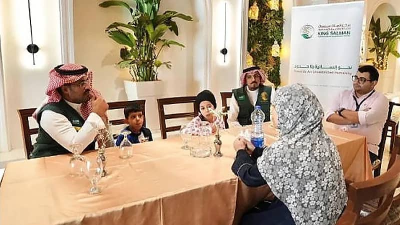 مركز الملك سلمان للإغاثة يبادر بعلاج طفلة فلسطينية مصابة بورم في الدماغ