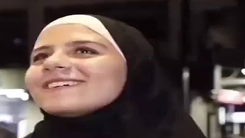 فيديو..مرض نادر يجبر شابة على الضحك حتى الإغماء