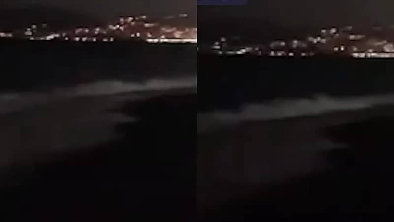 مؤذن في غزة يجهش بالبكاء أثناء رفعه آذان الفجر .. فيديو