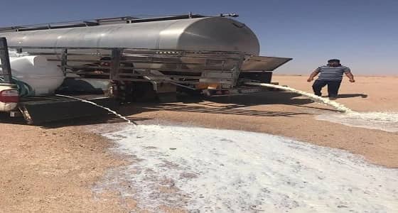 بالفيديو والصور.. بلدية الجمش تضبط صهريجا محملا بحليب مجهول المصدر