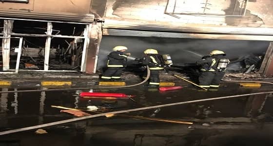 مدني تبوك يسيطر على حريق في مجمع السوق الدولي