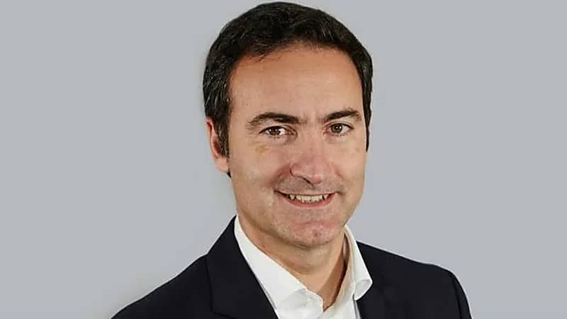 الكشف عن أسباب إفلاس برشلونة 