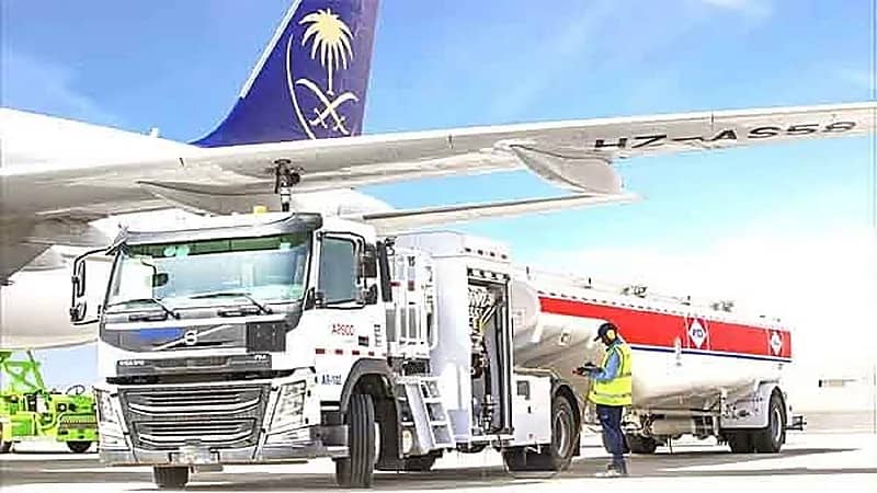 كمية البنزين التي تحتاجها طائرة بوينغ 777 من جدة إلى لوس أنجلوس