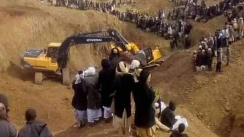 مصرع ٣٨ شخصا إثر انهيار منجم للذهب