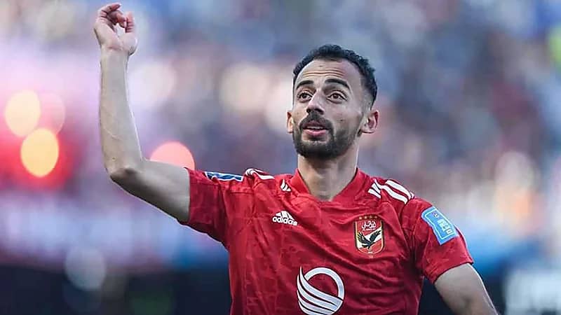 أسطورة الأهلي المصري يهاجم الإدارة