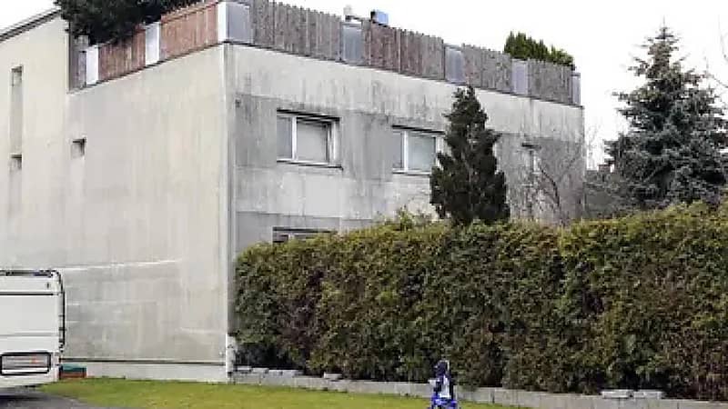 رجل يسجن ابنته 24 عامًا في قبو بيته ويغتصبها