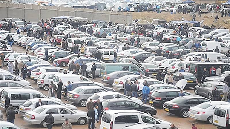 بيع سيارات "تشليح" في مزاد علني بجمرك جسر الملك فهد