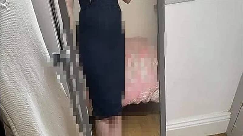 جامعة تهدد طالبة بالفصل بسبب إرتدائها تنورة قصيرة