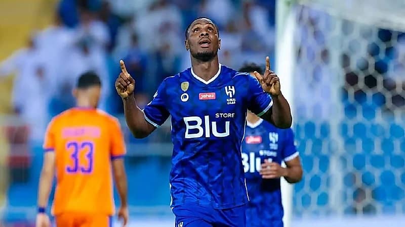 الوحدة يقترب من ضم مهاجم الهلال السابق