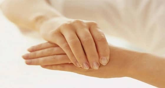 منظفات التعقيم وكثرة الاستحمام يسبب جفاف البشرة