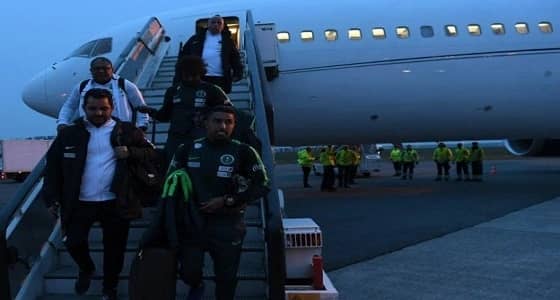 بالصور.. وصول بعثة الأخضر إلى بروكسل