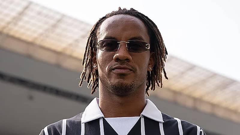 كورينثيانز يجدد عقد كاريلو لاعب الهلال السابق