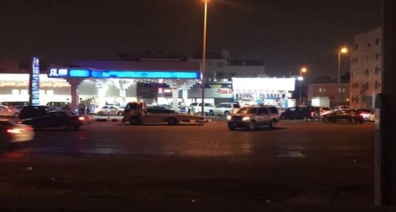 بالصور.. ازدحام محطات جدة للفوز بالتسعيرة القديمة من أسعار البنزين