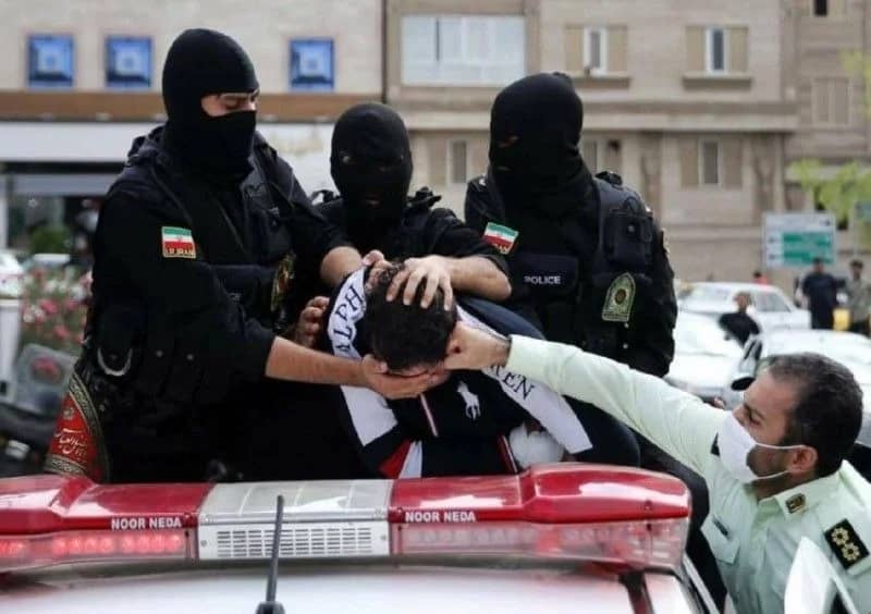 شرطة "الملالي" تعتقل لاعبي كرة القدم لمشاركتهم باحتفالات رأس السنة