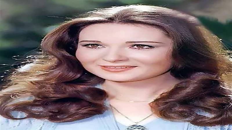 صور.. أحدث ظهور للفنانة المعتزلة "نورا" في عيد ميلادها الـ 67