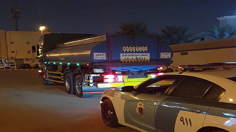 المرور يضبط قائد شاحنة عكس اتجاه السير بحي الربيع في الرياض