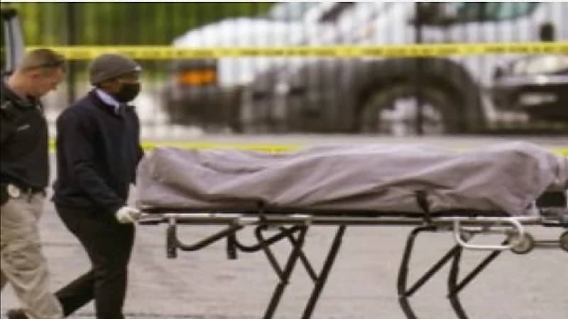 شاهد.. وفاة ٤ أشخاص وإصابة ٦ آخرين إثر سقوط مصنع "بلوك"