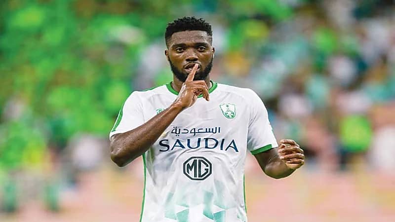 فيفا يُلزم الأهلي بسداد رواتب "دجانيني"