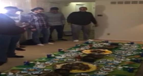 بالفيديو.. مبتعثون بأمريكا يقيمون مأدبة عشاء تكريمًا لشهداء الحد الجنوبي