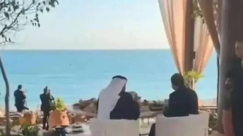 قيادة محمد بن زايد لسيارة السيسي يُجسد خصوصية العلاقة بين الإمارات ومصر ..فيديو