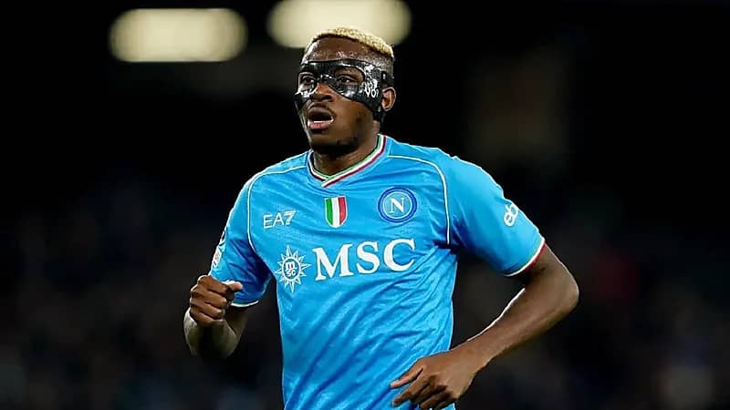 الأهلي يبدي استعداده لدفع الشرط الجزائي بصفقة أوسيمين