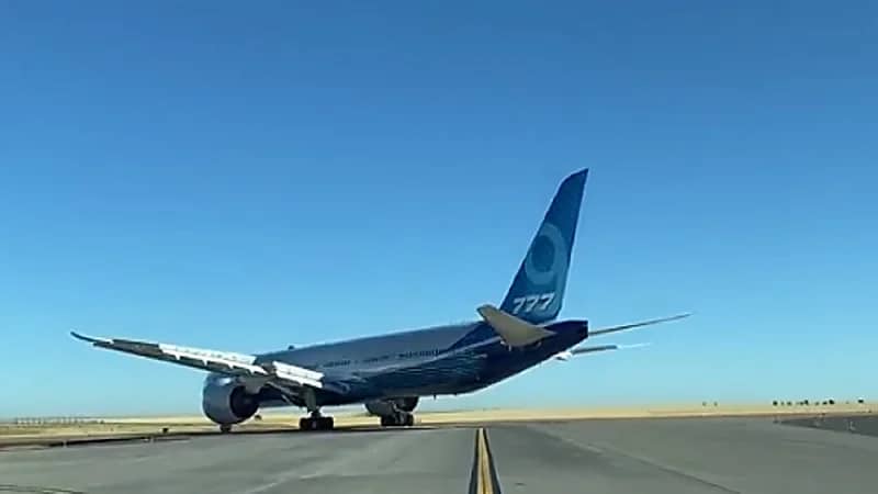 شركة "بوينج" قد تجبر على إعادة تصميم أجنحة طائرة B777X