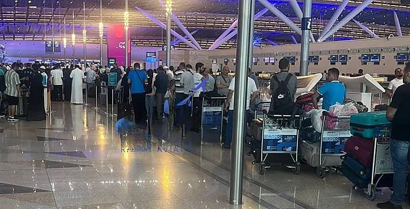 حال من الفوضى في مطارات العالم وإيقاف الطيران بالعالم مرتقب .. فيديو