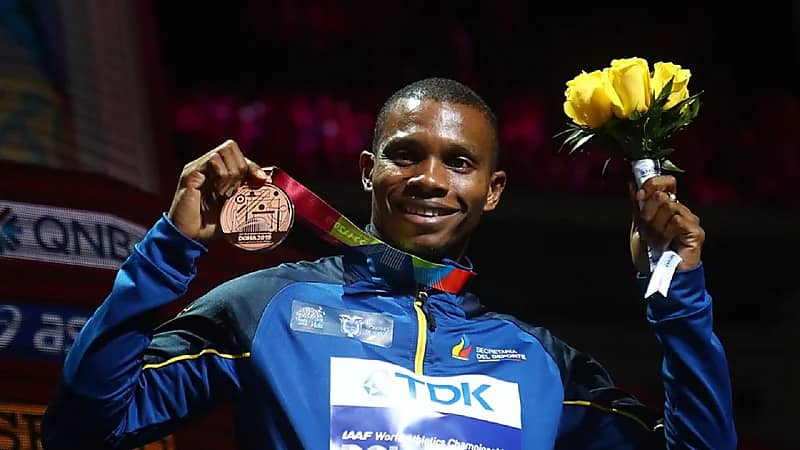 مقتل العداء أليكس كينيونيز رميًا بالرصاص من مجهولين